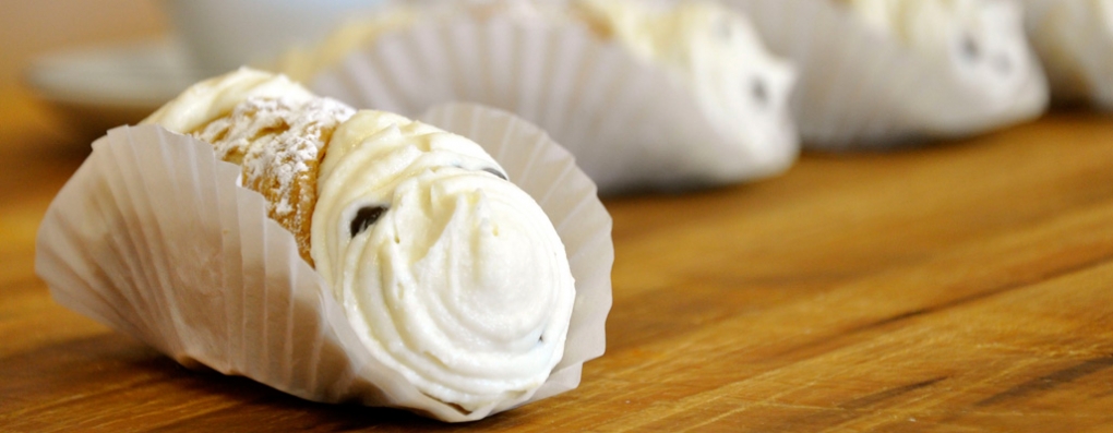 The best cannoli in the West Island? You decide!